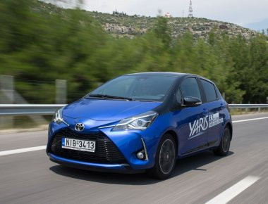 Οδηγώντας τα Hybrid Yaris και C-HR